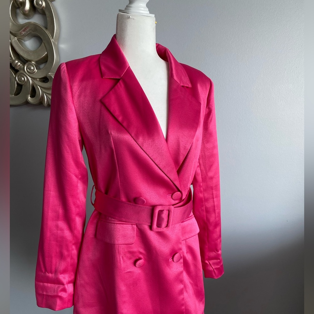 Barbie pink blazer/blazer dress
